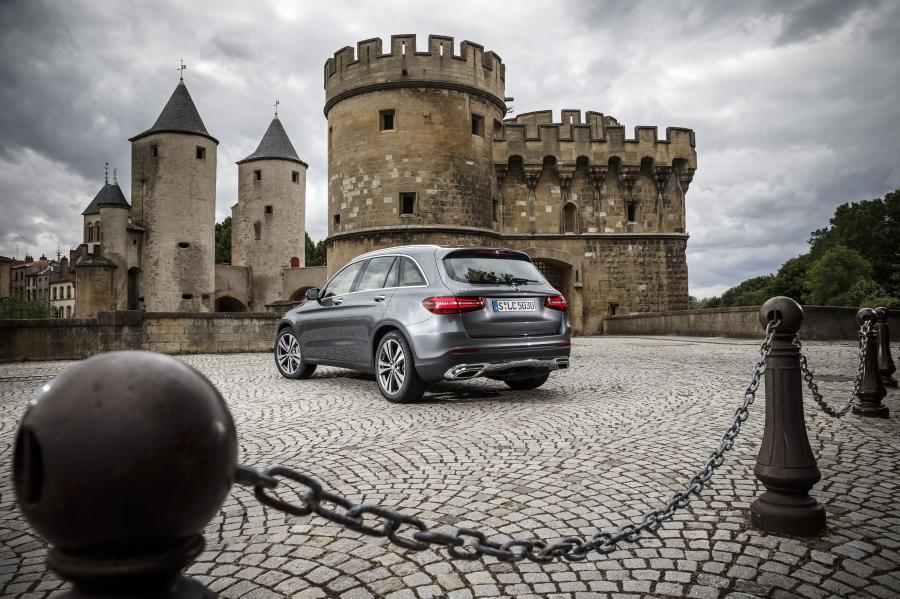  Mercedes-Benz GLC220 d 4Matic Off-Road 2015 года  (фото 10 из 24)